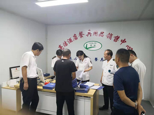 強化衛(wèi)生監(jiān)督 規(guī)范消毒管理——濟寧市衛(wèi)監(jiān)所對嘉祥縣餐飲具集中消毒單位整改工作進行督導(dǎo)檢查